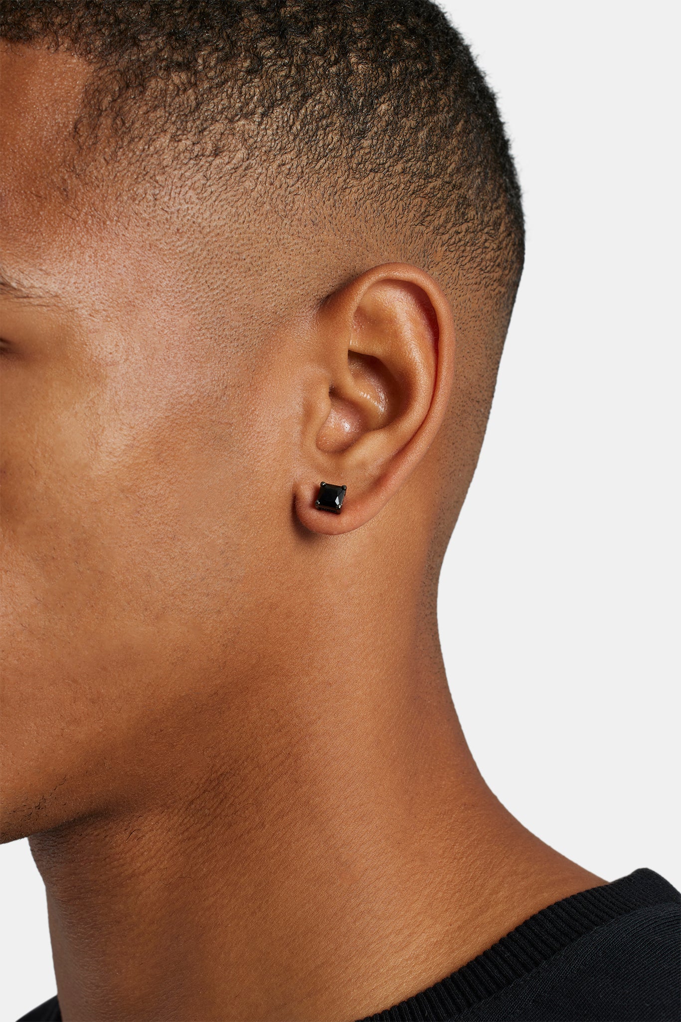 6 mm Ohrstecker mit Eisverzierung – Schwarz